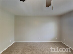 1013 Heather Dr in Goodlettsville, TN - Foto de edificio - Building Photo