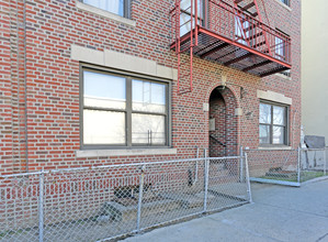 21-31 27th St in Astoria, NY - Building Photo - Building Photo