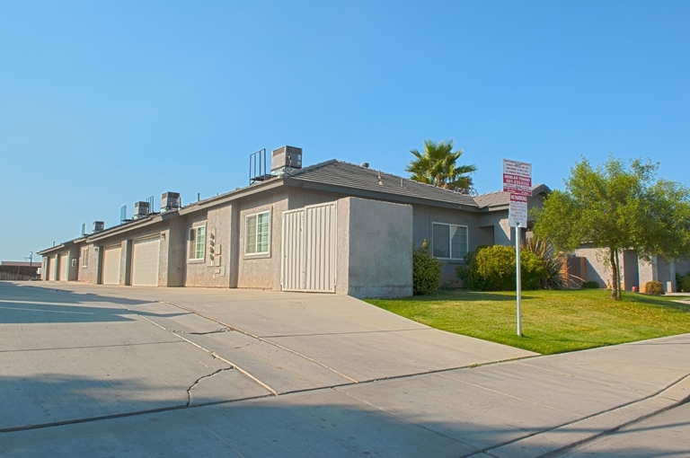 Blue Mountain Apartments in Bakersfield, CA - Foto de edificio