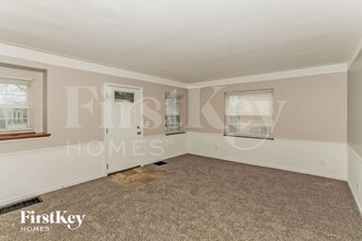 1017 W North Bend Rd in Cincinnati, OH - Building Photo - Building Photo