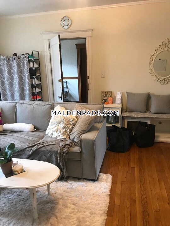 349 Pleasant St in Malden, MA - Building Photo