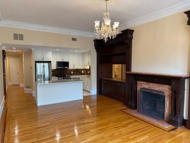246 Commonwealth Ave in Boston, MA - Building Photo - Building Photo