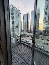 1100 S Hope St, Unit 1212 in Los Angeles, CA - Building Photo - Building Photo