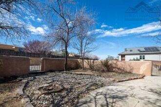 635 Cll Grillo in Santa Fe, NM - Building Photo - Building Photo