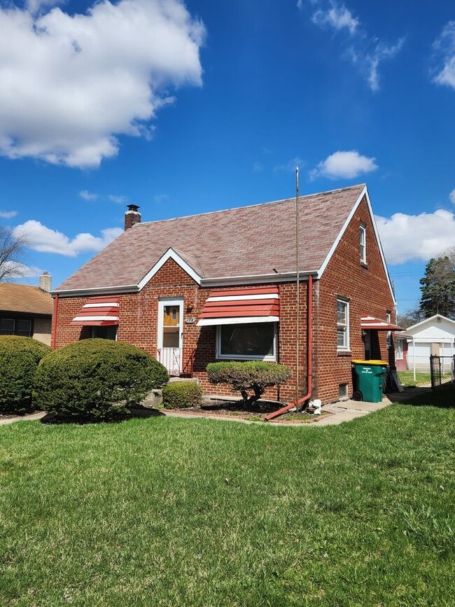 116 W 49th Ave in Gary, IN - Building Photo - Building Photo