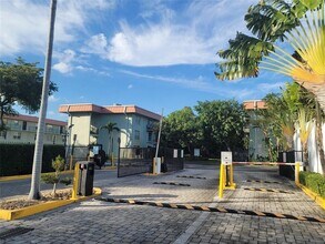 805 W Oakland Park Blvd, Unit E7 in Wilton Manors, FL - Building Photo - Building Photo