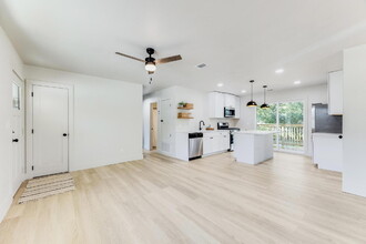 506 Forrest Ct in Crestview, FL - Building Photo - Building Photo