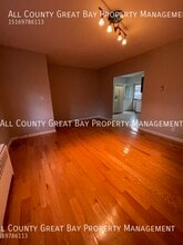 20 W Oak St in Farmingdale, NY - Building Photo - Building Photo