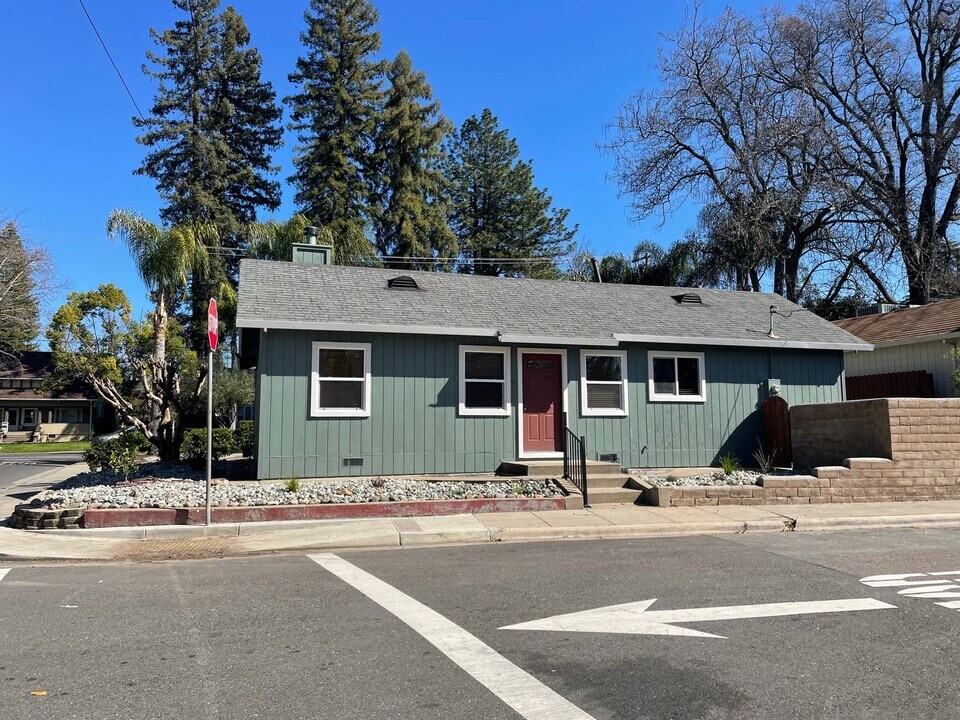 103 Donner Ave in Roseville, CA - Building Photo