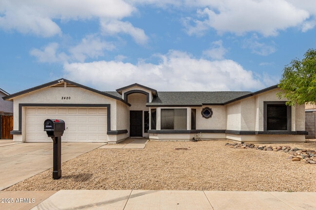 2420 E Garnet Ave in Mesa, AZ - Building Photo - Building Photo