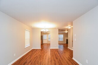 2822 Filbert St in Raleigh, NC - Foto de edificio - Building Photo