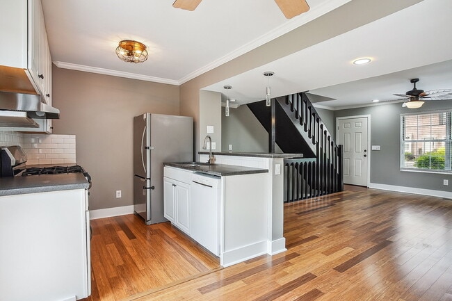 property at 4841 Stoneybrook Blvd