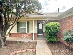 2500 Flame Lily Rd in Oklahoma City, OK - Building Photo - Building Photo