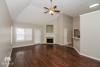 10172 Lynham Dr in Cordova, TN - Foto de edificio - Building Photo