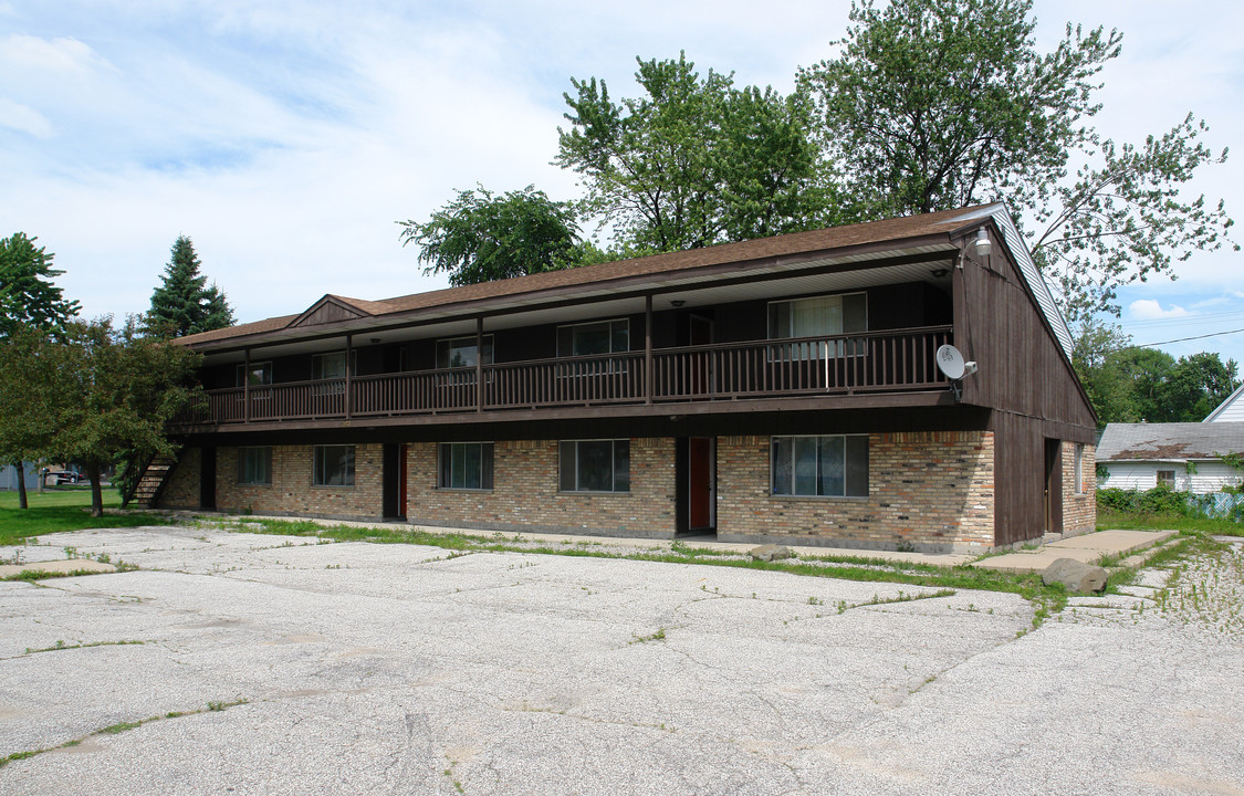 1520 N Woodbridge St in Saginaw, MI - Building Photo