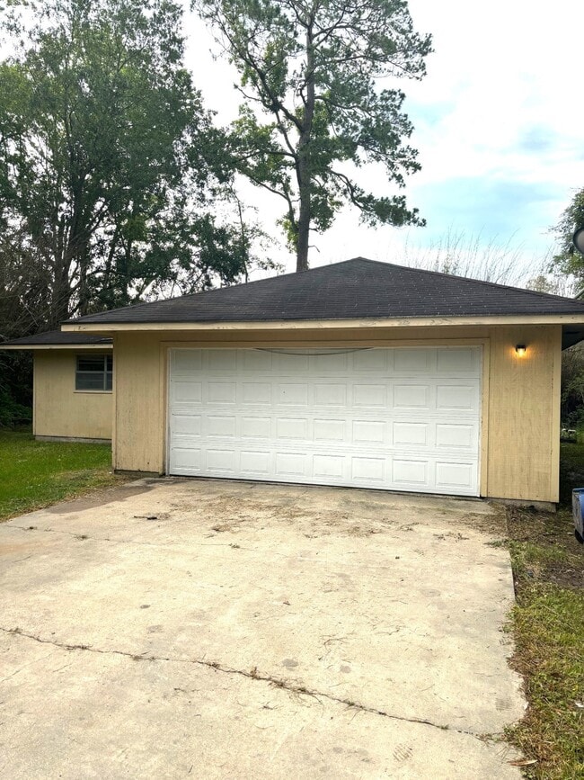 property at 364 N Lhs Dr