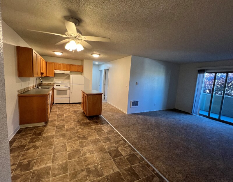 17260 SW Heritage Ct in Beaverton, OR - Building Photo