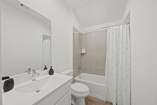 210 Bella Wy in Magnolia, TX - Building Photo