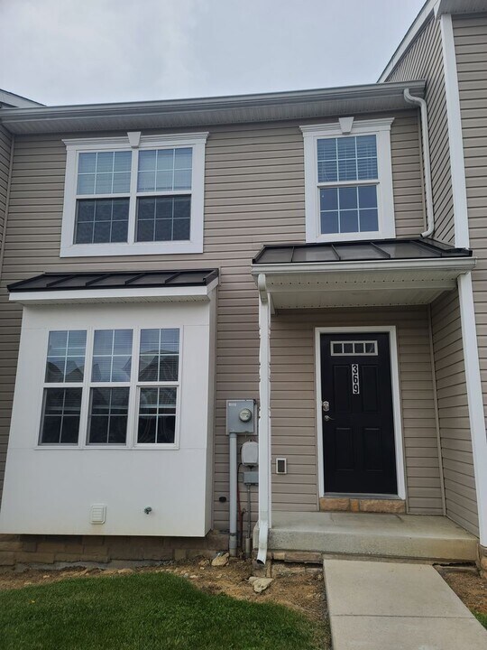 369 Viewpoint Way in Waynesboro, PA - Building Photo