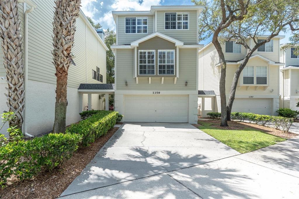 1359 Curlew Rd in Dunedin, FL - Foto de edificio