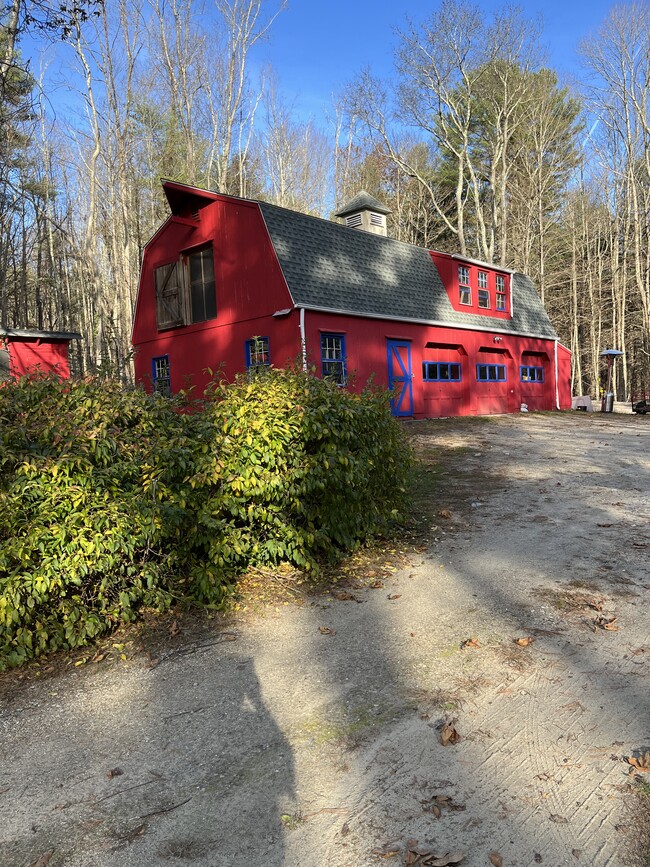 56 Todd Hill Rd in Cornwall, CT - Building Photo - Building Photo