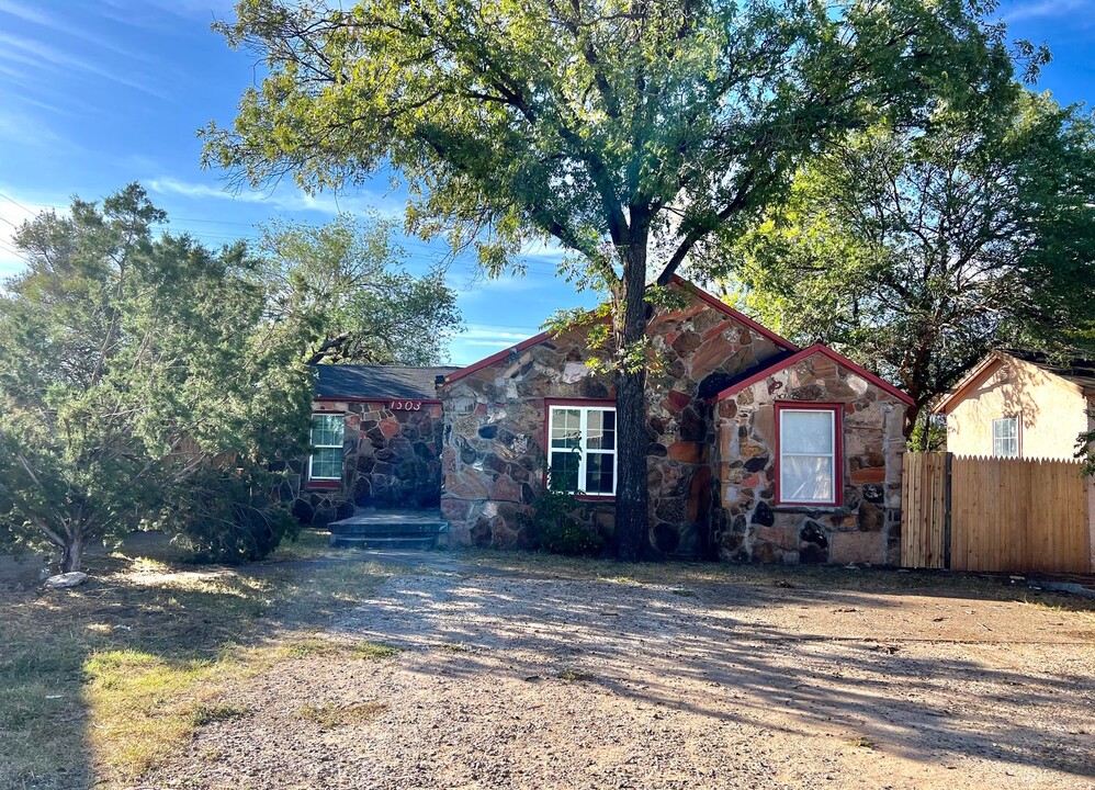 1503 30th St in Lubbock, TX - Foto de edificio