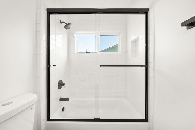 3504 Sandwood St-Unit -3506-02 in Lakewood, CA - Building Photo - Building Photo