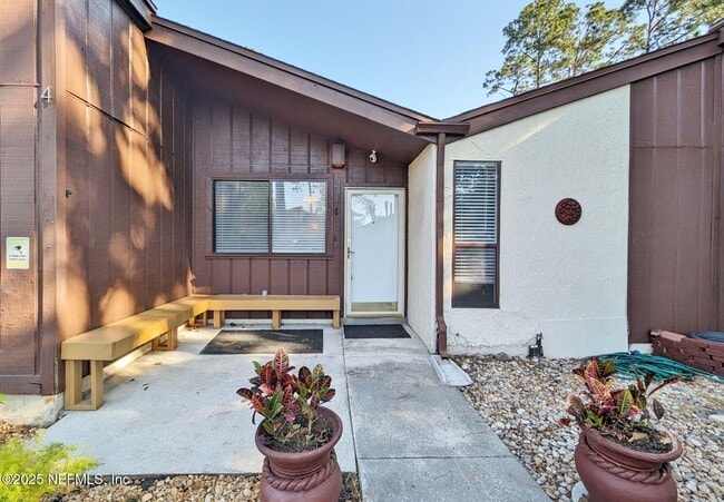 2511 Whispering Woods Blvd in Jacksonville, FL - Building Photo - Building Photo
