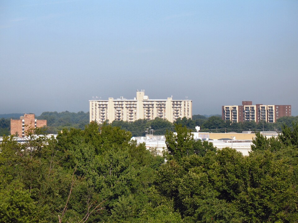 Westlake Towers in Bethesda, MD - Building Photo