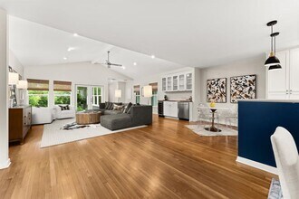 5212 Valley Oak Dr in Austin, TX - Building Photo - Building Photo