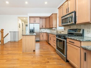 42 Corchaug Ave in Port Washington, NY - Building Photo - Building Photo