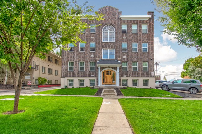 The New Broadmoor in Salt Lake City, UT - Building Photo - Building Photo