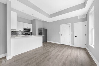 1035 N Washtenaw Ave, Unit #1 in Chicago, IL - Foto de edificio - Building Photo