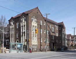 1340 King St W in Toronto, ON - Building Photo
