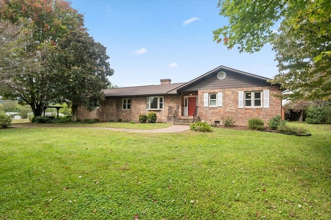 property at 196 Broadview Cir