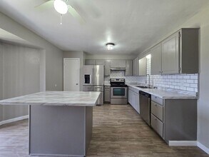 502 Carly Dr in Killeen, TX - Foto de edificio - Building Photo