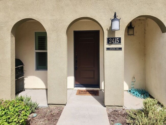 2415 Tapestry Wy in Anaheim, CA - Building Photo - Building Photo