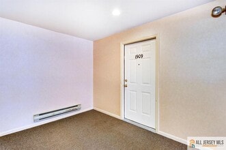 1909 Tanglewood Ct in Helmetta, NJ - Building Photo - Building Photo