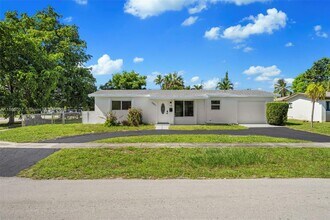 5991 NW 14th Pl in Sunrise, FL - Building Photo - Building Photo