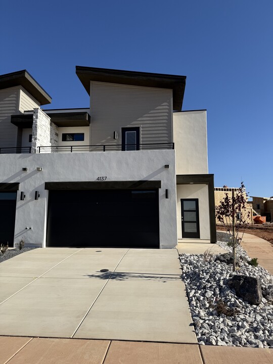 4137 S 545 E in Washington, UT - Building Photo