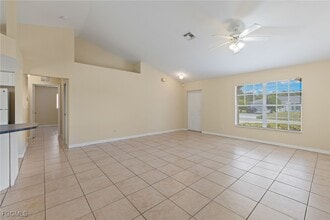 3733 16th St W in Lehigh Acres, FL - Building Photo - Building Photo