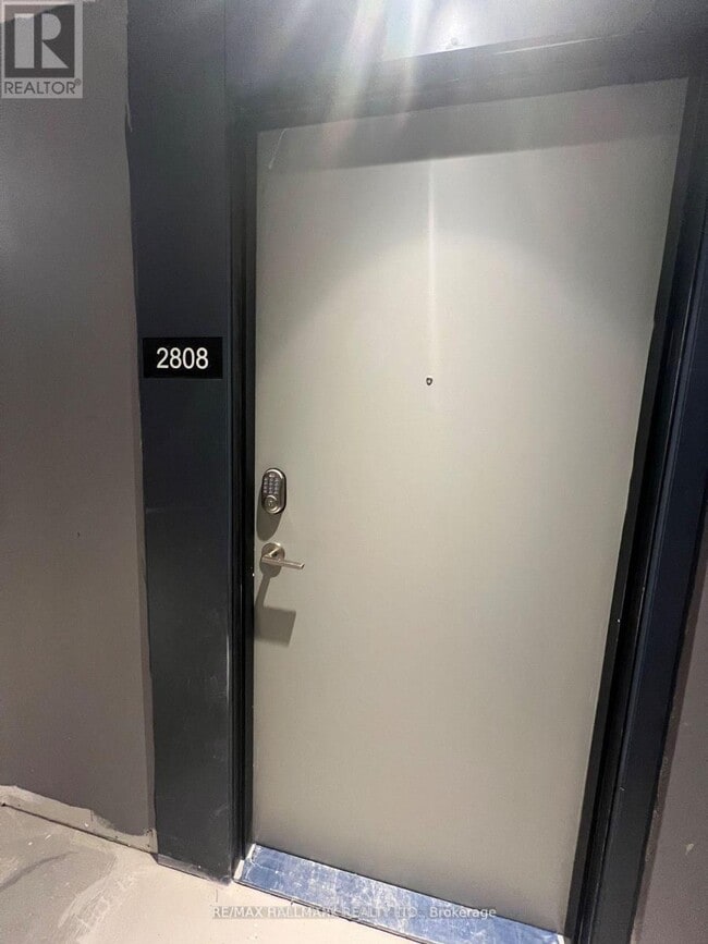 property at 30 Upper Mall Wy