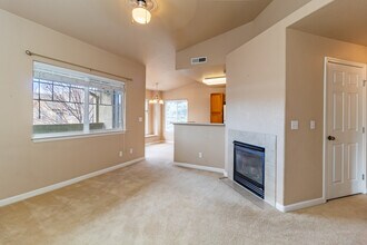 7185 Ash Creek Hts, Unit 204 in Colorado Springs, CO - Foto de edificio - Building Photo