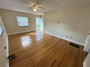 825 Glendale Ave in South Charleston, WV - Building Photo - Building Photo