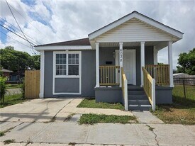 6038 N Rampart St in New Orleans, LA - Building Photo