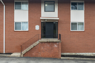 Brooklane Manor Apartments in Greensburg, PA - Building Photo - Building Photo