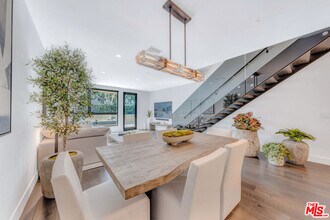 724 Croft Ave in Los Angeles, CA - Building Photo - Building Photo