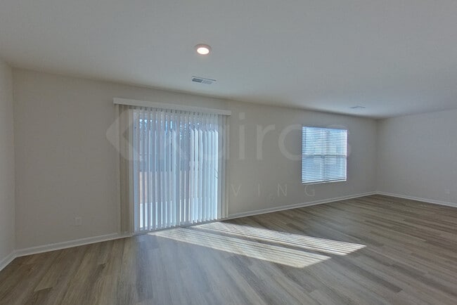 124 Inez Ave in Springfield, GA - Foto de edificio - Building Photo