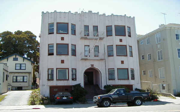 1438 Lakeshore Ave in Oakland, CA - Foto de edificio - Building Photo