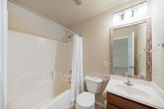 6108 Merion Way in Schertz, TX - Foto de edificio - Building Photo